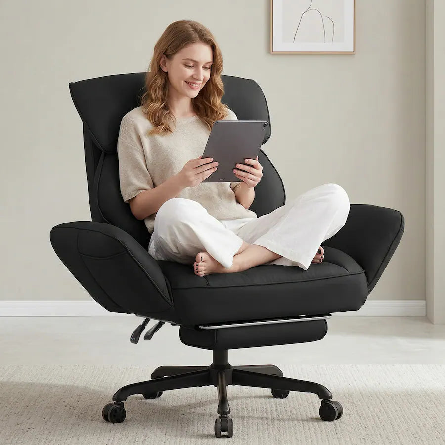 Cross-legged recliner office chair in black