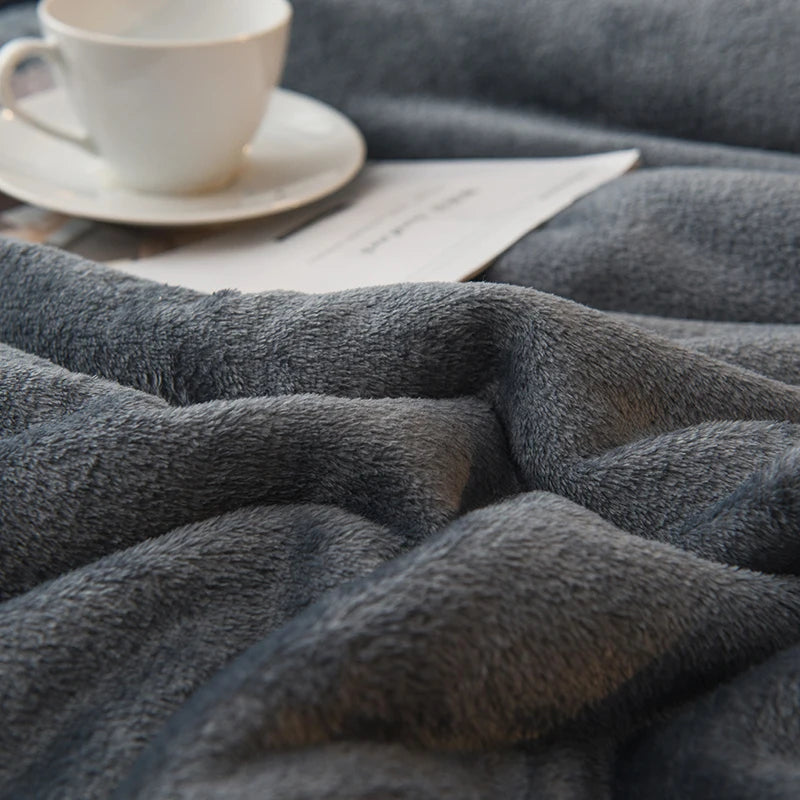 Wool Throw Blanket – Double-Sided Warmth