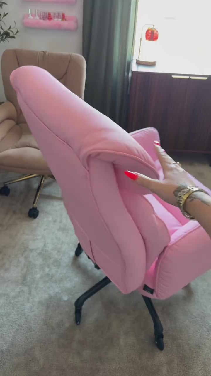 The Armrests, Up Close
